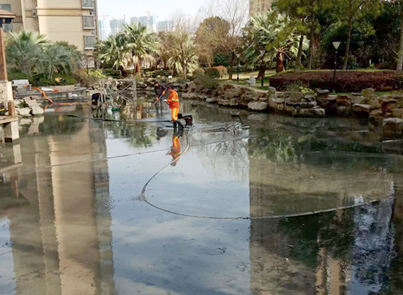 岳普湖景观池淤泥清理